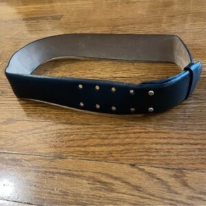 Ann Taylor Minimalist Black Leather Belt